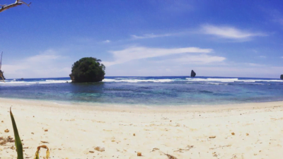 10 Rekomendasi Wisata Pantai Di Malang yang Exsotis