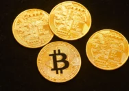 Emas vs Bitcoin: Pertarungan Aset 'Safe Haven' di Mata Investor Milenial Emas vs Bitcoin: Pertarungan Aset Safe Haven di Mata Investor Milenial