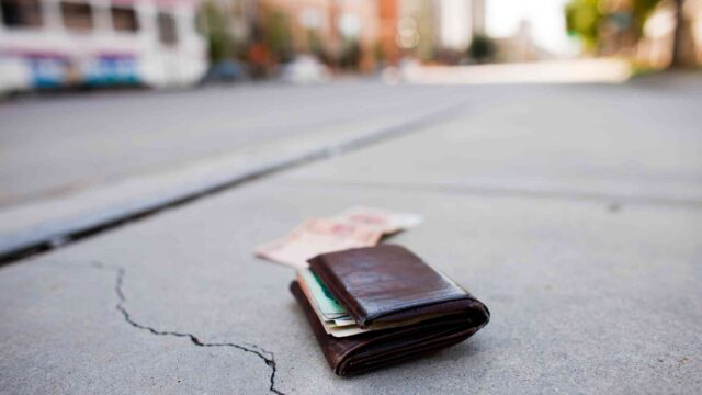 Kartu ATM Hilang di Kota Orang? Jangan Panik, Lakukan 3 Detik Penyelamatan Ini